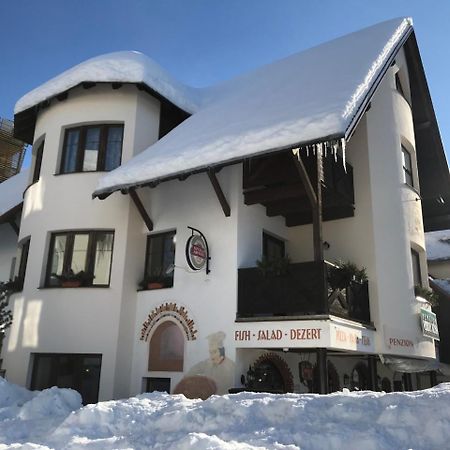 哈拉霍夫 威尔蒂罗莎旅馆酒店 外观 照片